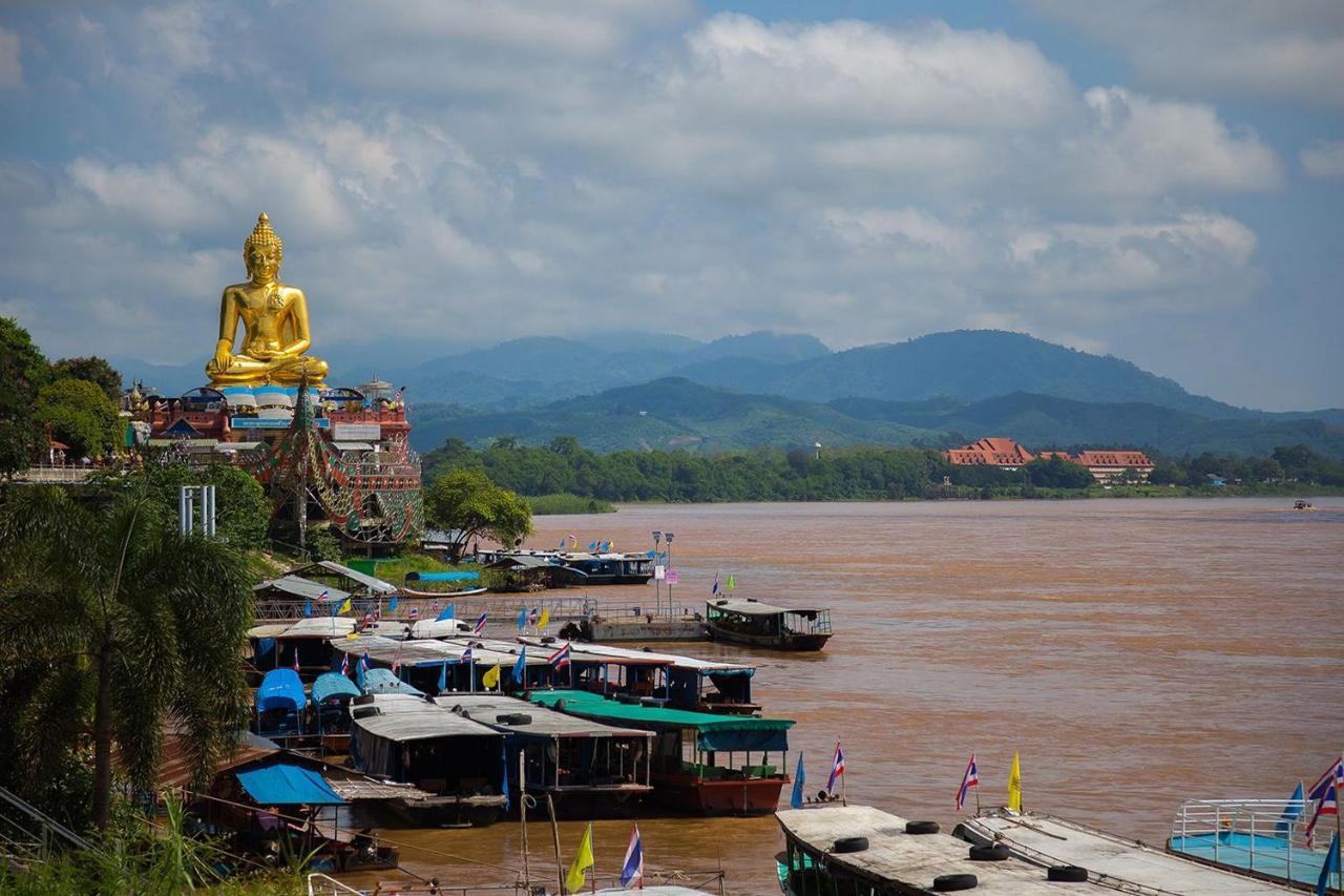 OYO 359 Golden Nakara Place Chiang Saen Bagian luar foto