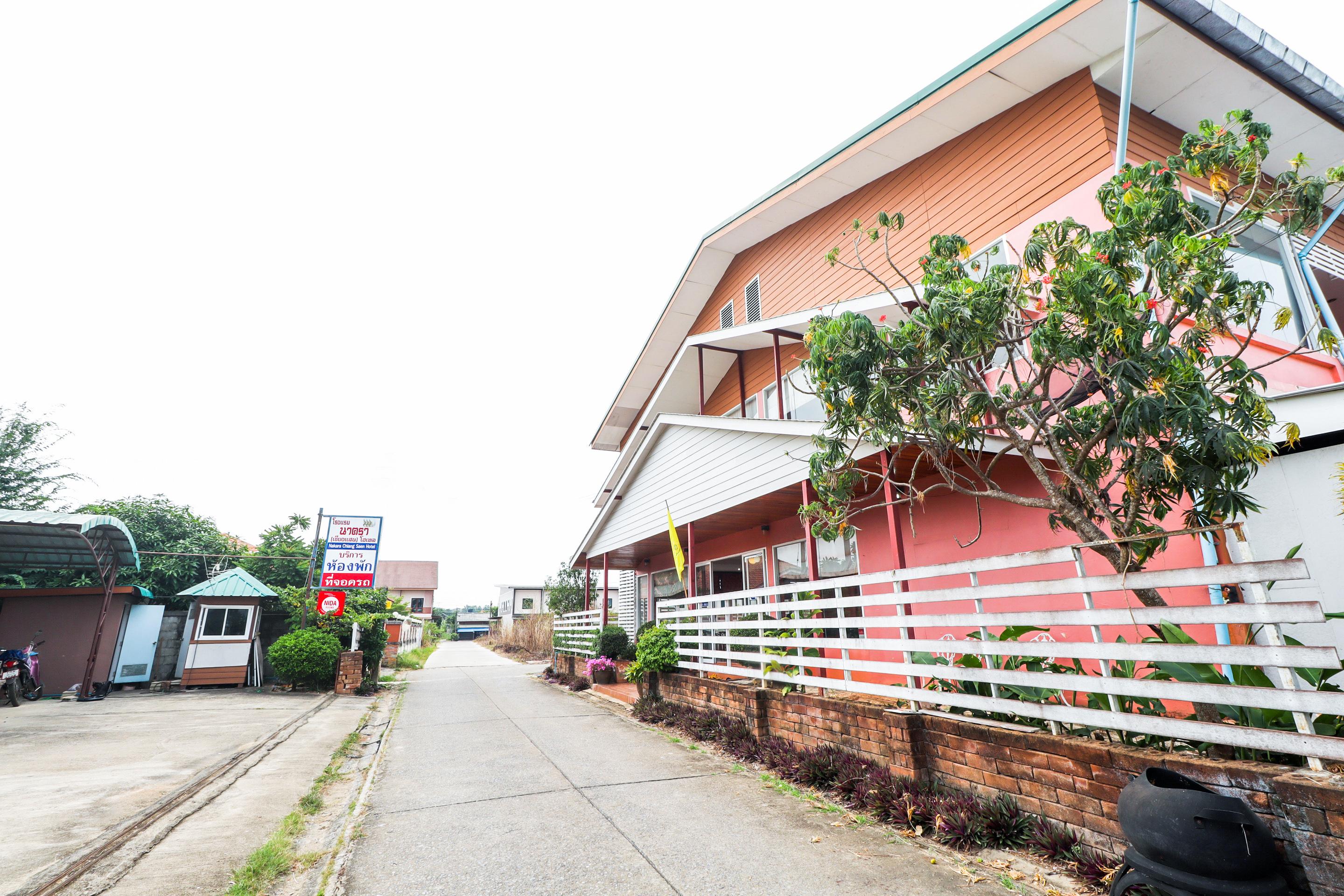 OYO 359 Golden Nakara Place Chiang Saen Bagian luar foto