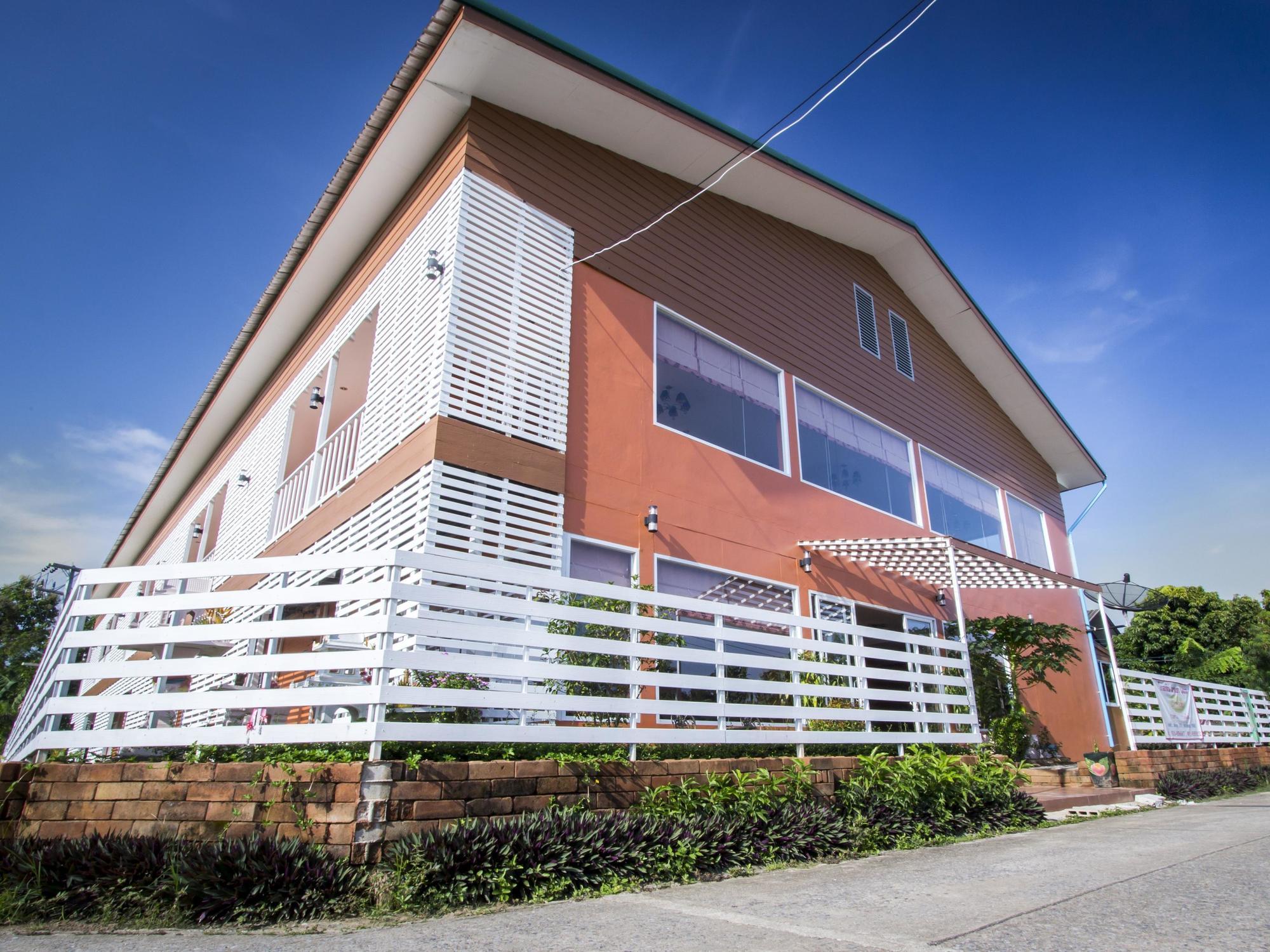 OYO 359 Golden Nakara Place Chiang Saen Bagian luar foto
