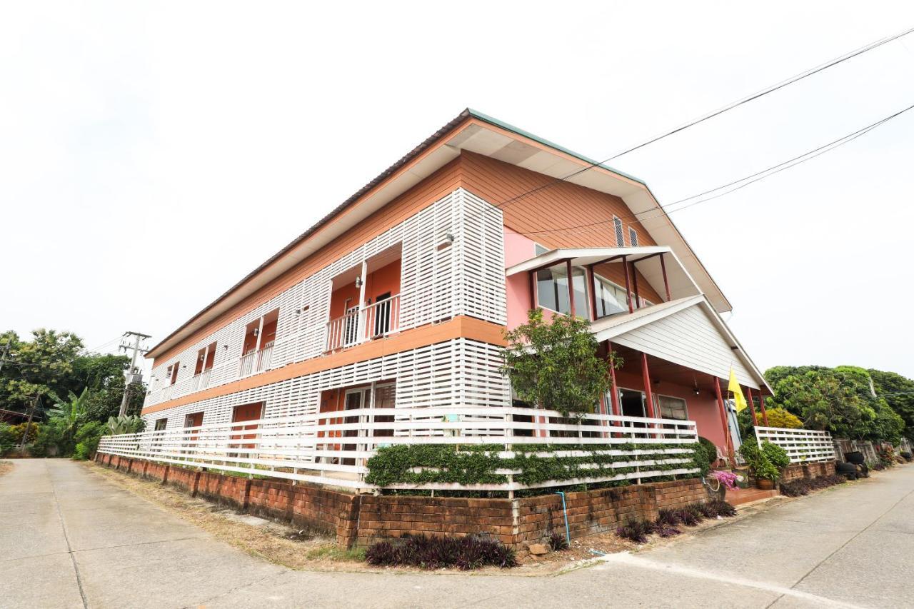 OYO 359 Golden Nakara Place Chiang Saen Bagian luar foto