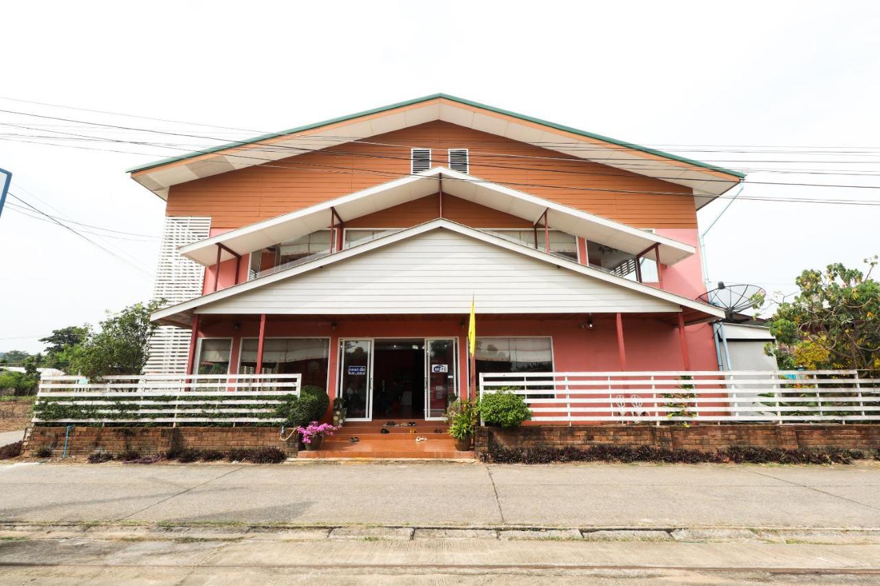 OYO 359 Golden Nakara Place Chiang Saen Bagian luar foto